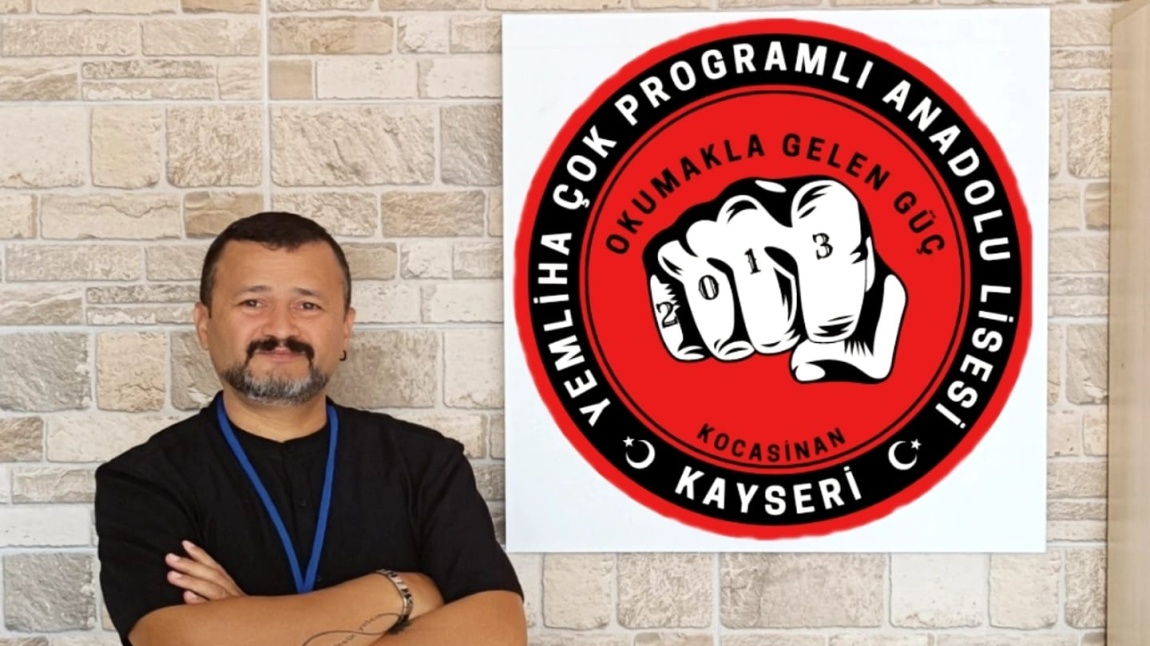 Kurumsal Çalışmalar Kapsamında, Okul Logomuzu Duvarımıza Astık.